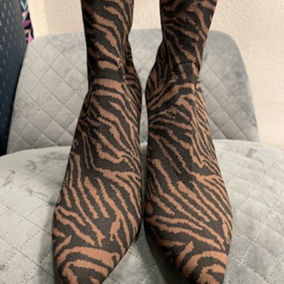 Vince Camuto Animal print - Picture 3 of 8